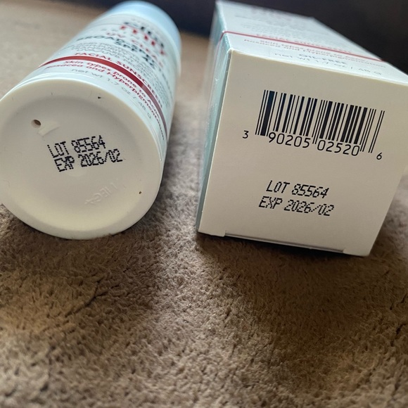 EltaMD UV Clear Broad-Spectrum SPF 46 - Tinted BRAND NEW - Picture 2 of 3